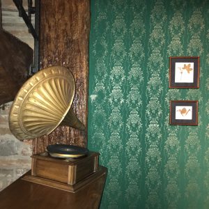 Caffe Rustique gramophone